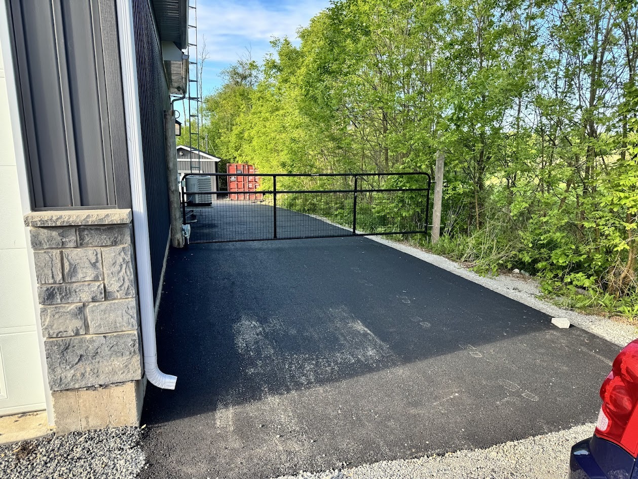 Fresh asphalt driveway Niagara