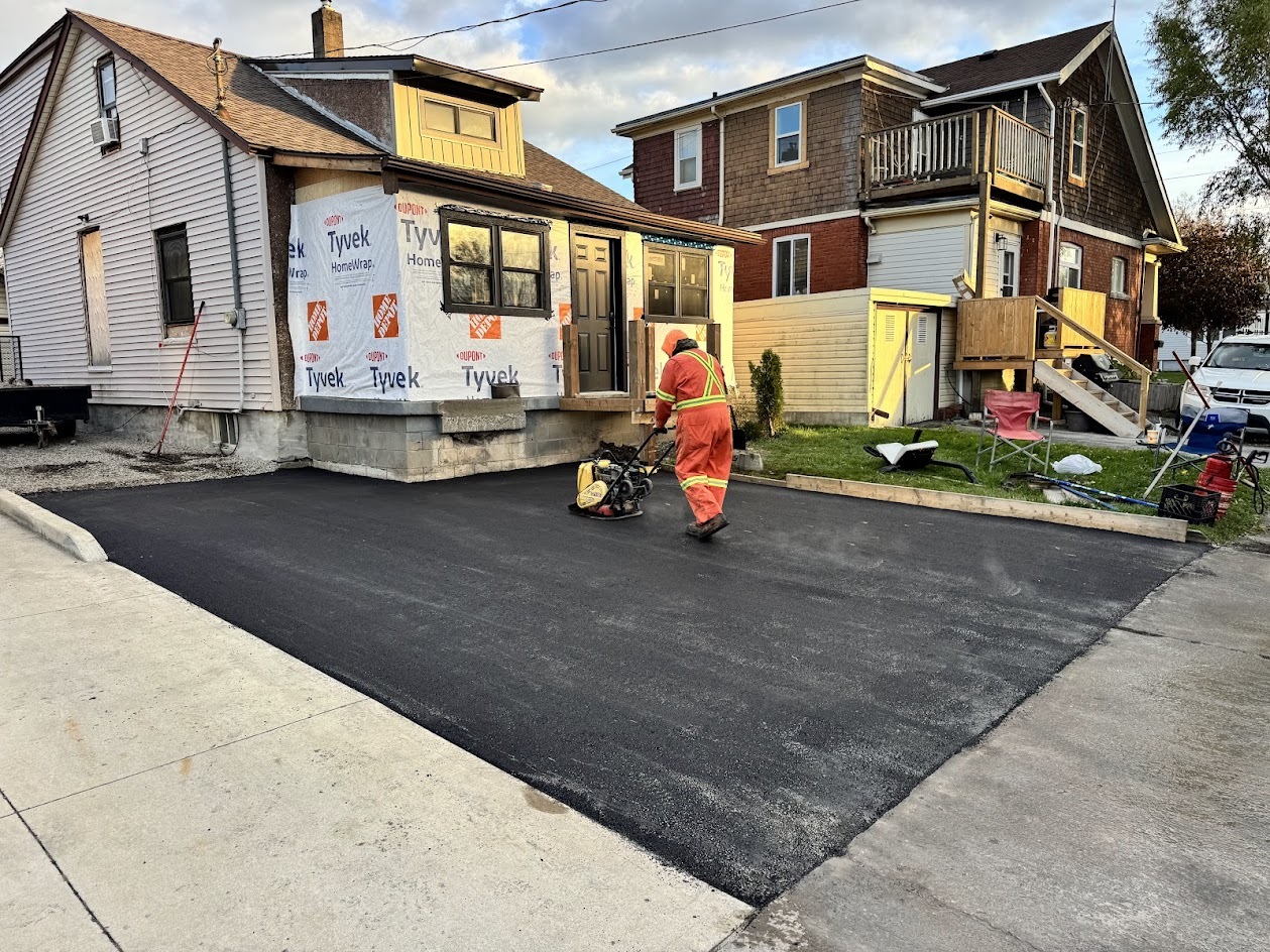 Residential driveway paving Niagara Falls Ontario